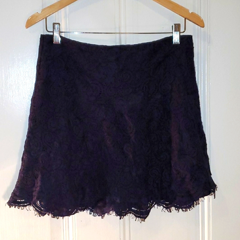 Lace mini skirt